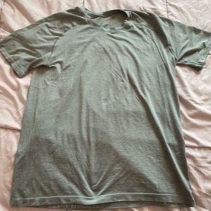 Lululemon metal vent tech